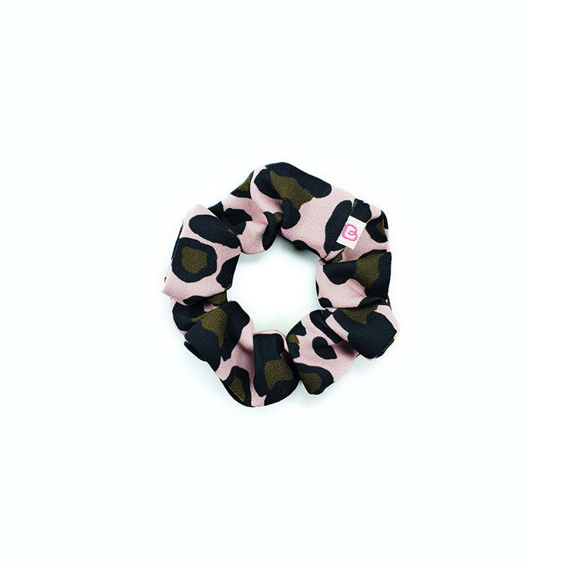 chouchou cheveux rose poudré à motif léopard Bunzelle en taille Médium